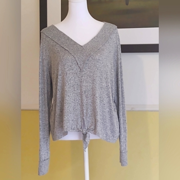 COMFY V-Neck Sweater - Picture 1 of 3